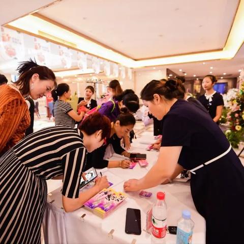 餐饮品牌营销下店检查，确保每一家分店都符合品牌形象
