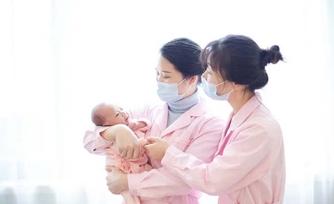 飞母婴品牌，创新与责任并重，引领母婴健康新潮流