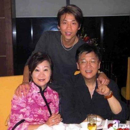 揭秘夫妻关系危机，如何查看老婆和情人手机短信聊天记录？
