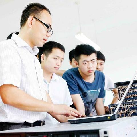 黑客QQ，先办事后付款的诱惑与风险