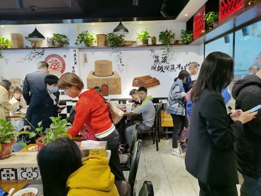 新手投资者如何选择合适的餐饮加盟品牌？