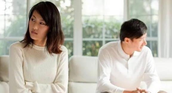 如何查看妻子手机短信和聊天记录？这几种方法实用又安全