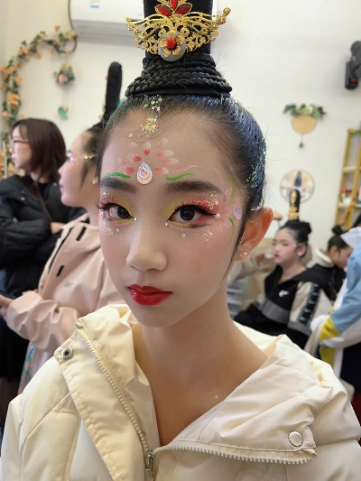 探索学生舞台妆化妆品牌的艺术与创新