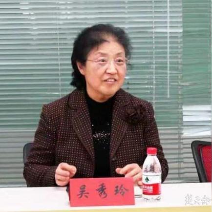 化妆品品牌周边的时尚魅力