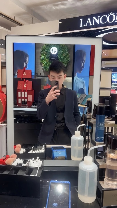 化妆品牌柜哥的时尚解码