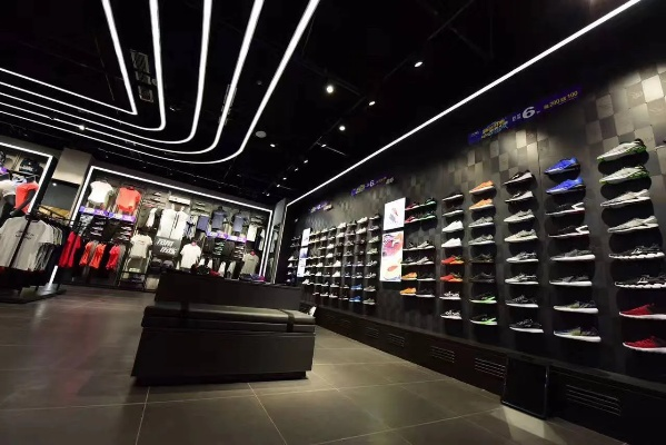 打造品牌运动店的视觉盛宴