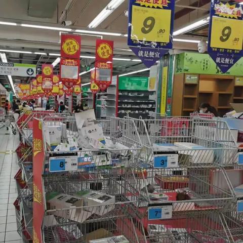 品牌母婴用品清仓活动—爱的传递，优惠的选择
