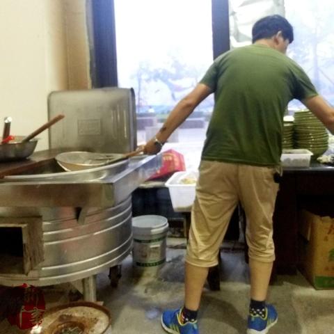 青岛餐饮品牌大全，探寻地道风味与现代创新